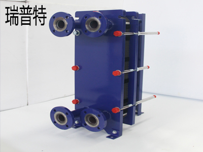 發(fā)貨進(jìn)行時(shí)，8臺(tái)水水板式換熱器整裝待發(fā)