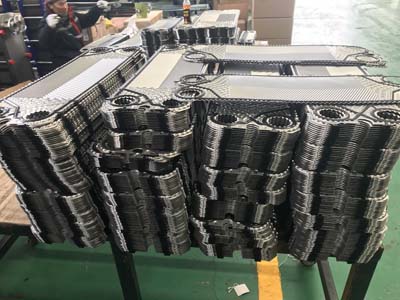 板式換熱器板片腐蝕很容易，這些工況介質都存在潛在隱患