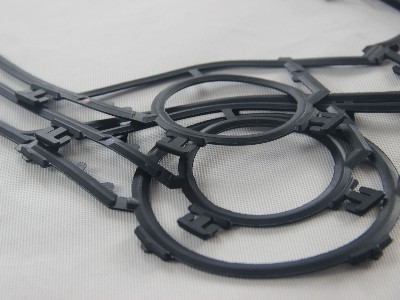 硫化壓力對板式換熱器橡膠密封膠條性能的影響